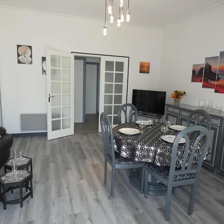 4 Pers, Terrasse, Proche Plage/commerces - - Fr-1-540-190