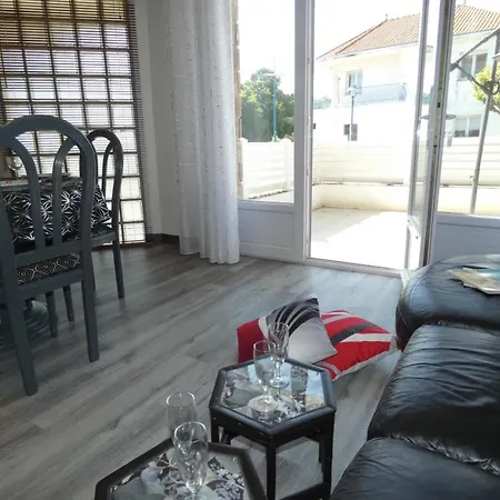 4 Pers, Terrasse, Proche Plage/commerces - - Fr-1-540-190 *