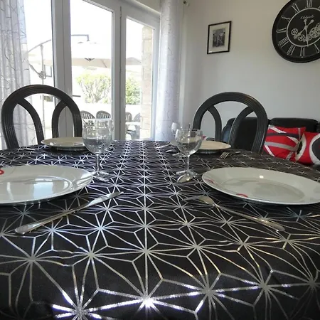 4 Pers, Terrasse, Proche Plage/commerces - - Fr-1-540-190
